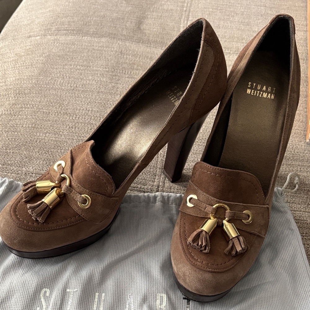 Stuart Weitzman taupe brown Tassel Heels NWOT